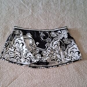 24th & Ocean Black and White Swim Skirt